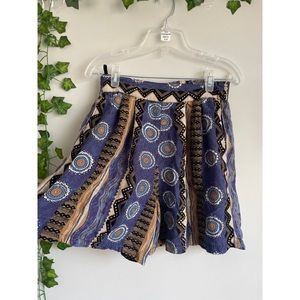 ~Vintage flowy shorts with unique pattern~